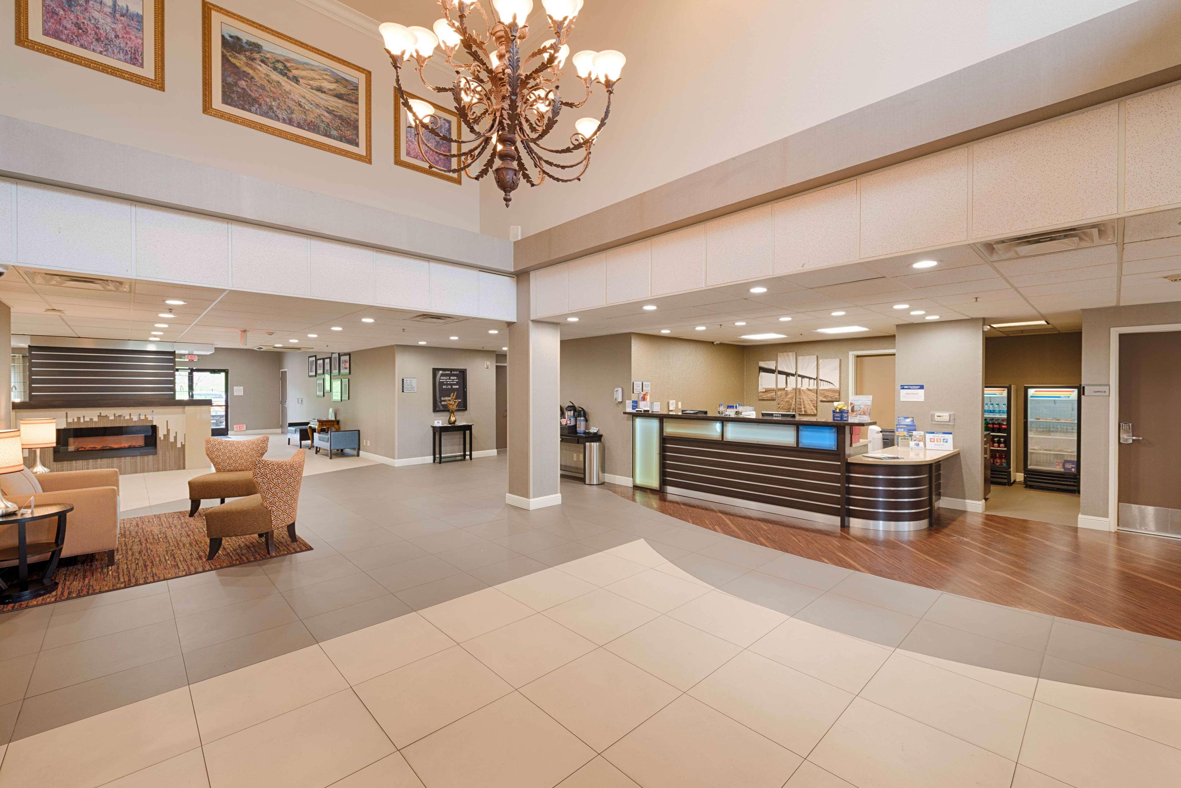 Hotel Western Delta & 3*