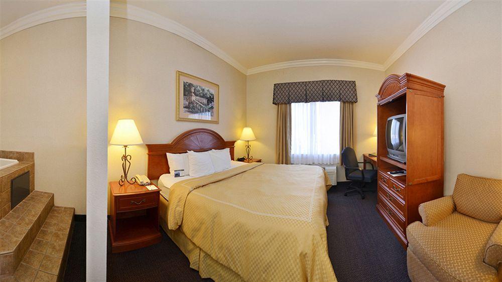 Western Delta & Hotel