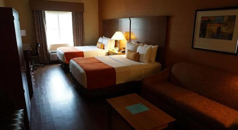 Western Delta & Hotel Oakley