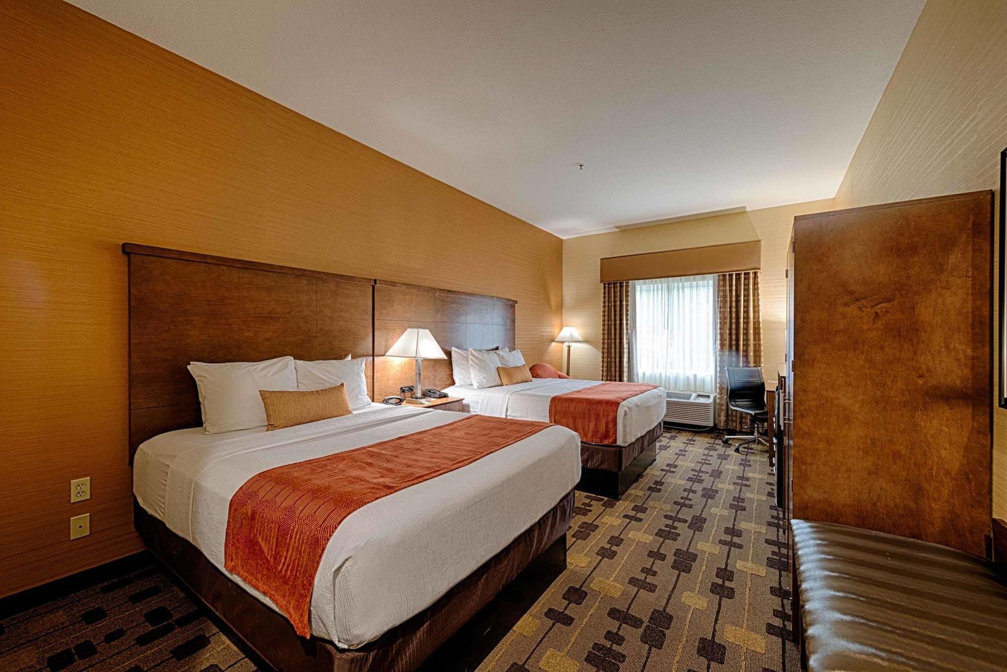 Western Delta & Hotel Oakley