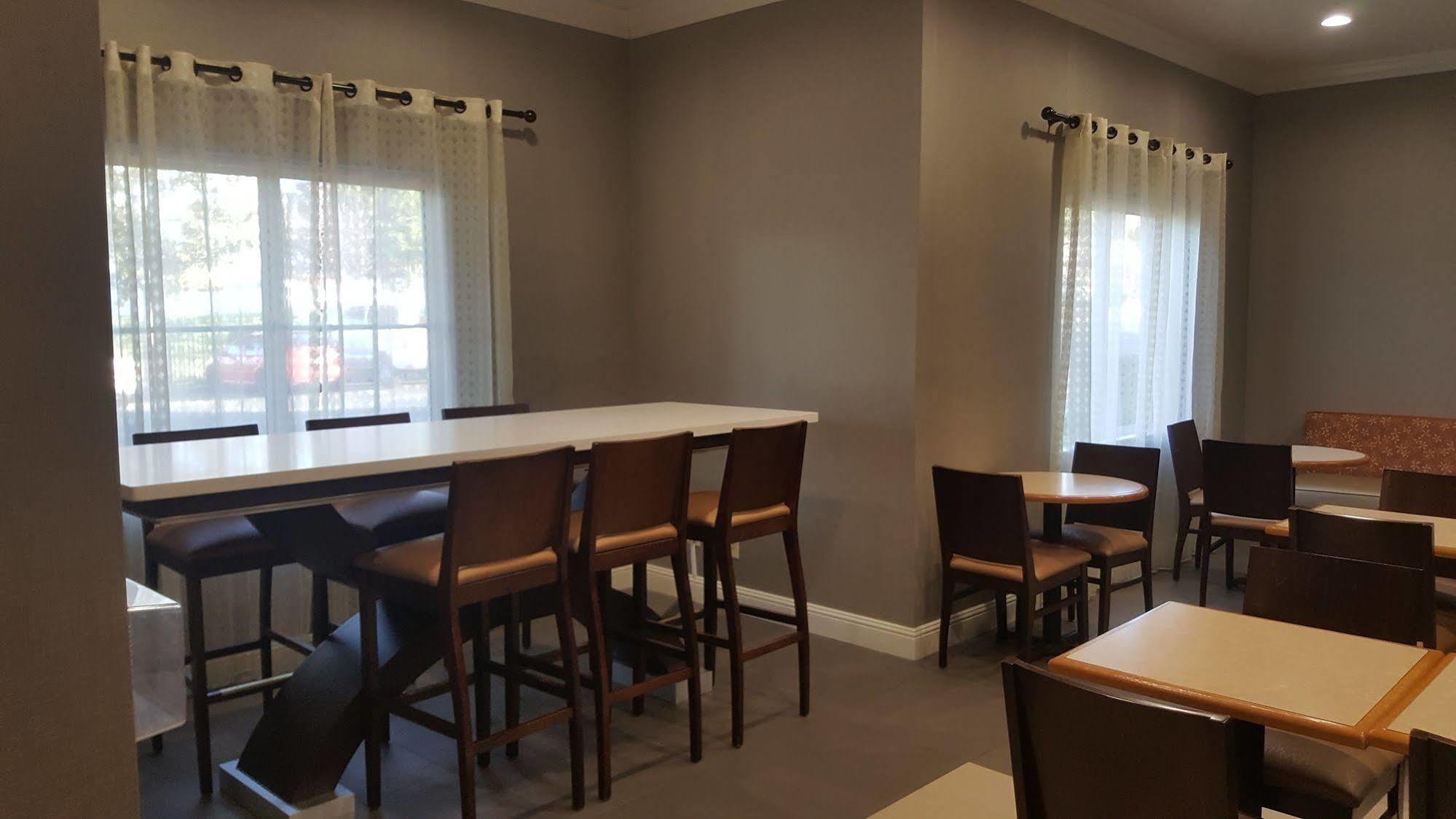 Hotel Western Delta & 3*